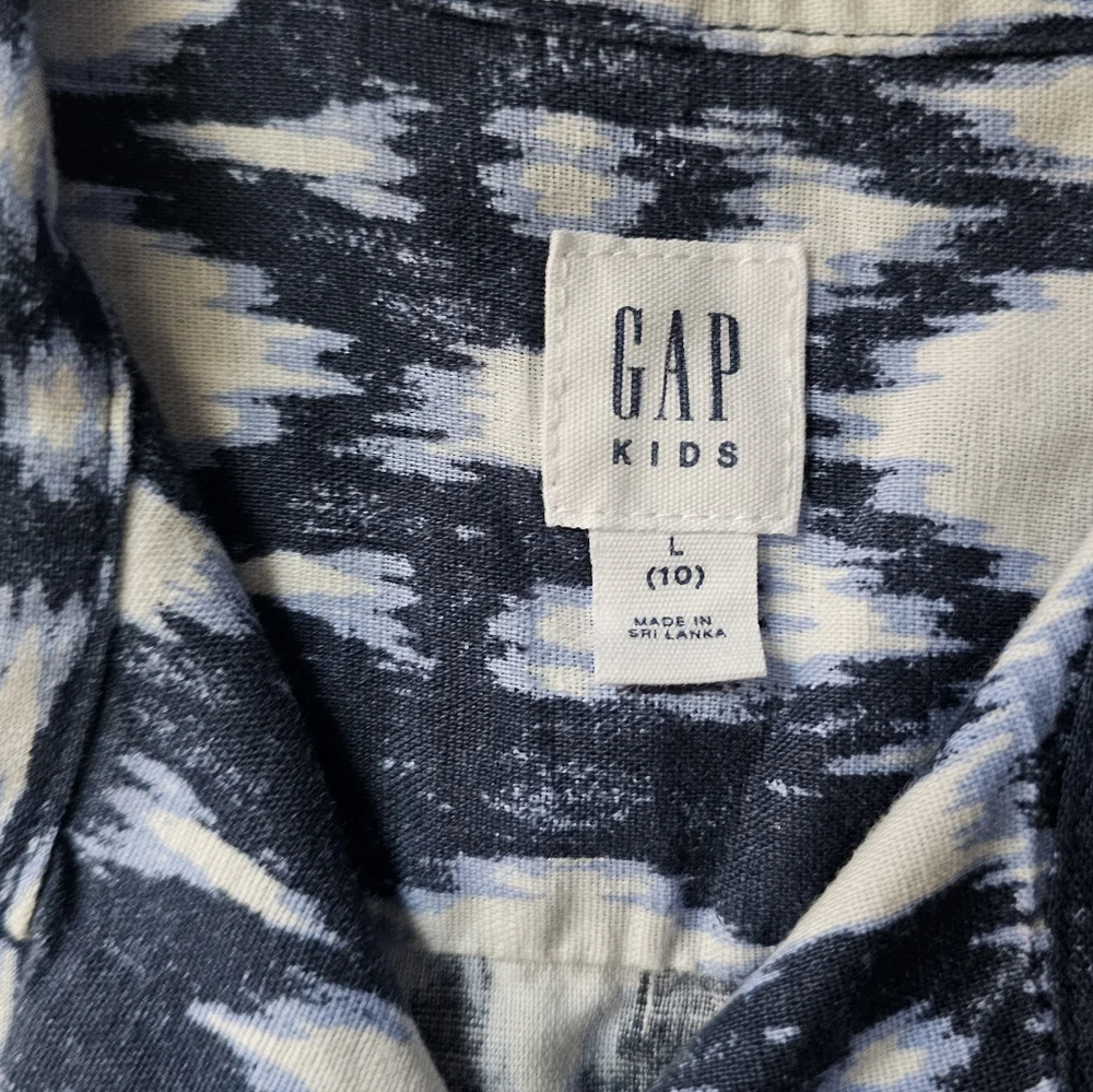 Two Boys' Short-Sleeve Button Down Shirts- Ikat-Geo- Gap/Old Navy-Size Large
